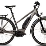 Helkama TE7L naisten sähköpyörä on hybridivaihtoehto heille, jotka haluavat pyöräänsä napavaihteet.