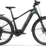 Helkama SX Carbon 11v on hiilikuiturunkoinen sähköhybridipyörä, joka tarjoaa ensiluokkaisen ajoelämyksen työmatkoille ja vapaa-ajan aktiiviseen ajoon.