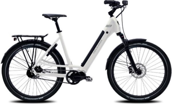 Helkama CX 5 sähköpyörä (2025) on naisten matalarunkoinen uutuusmalli. Tämä monipuolinen sähköpyörä on oiva valinta työmatkoille, arkeen, kaupunkiin tai maastoon.